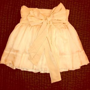 NWOT Short puffy ivory skirt with bow